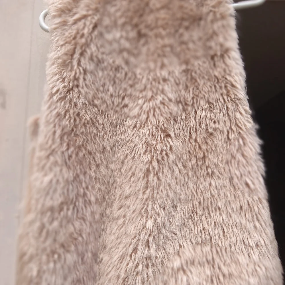 Vest - Picture 6 of 9
